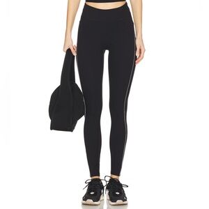 437 The Studio Legging